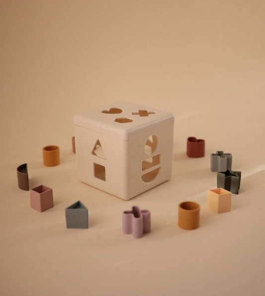 Formenspiel und Puzzle: Beginn des logischen Denkens