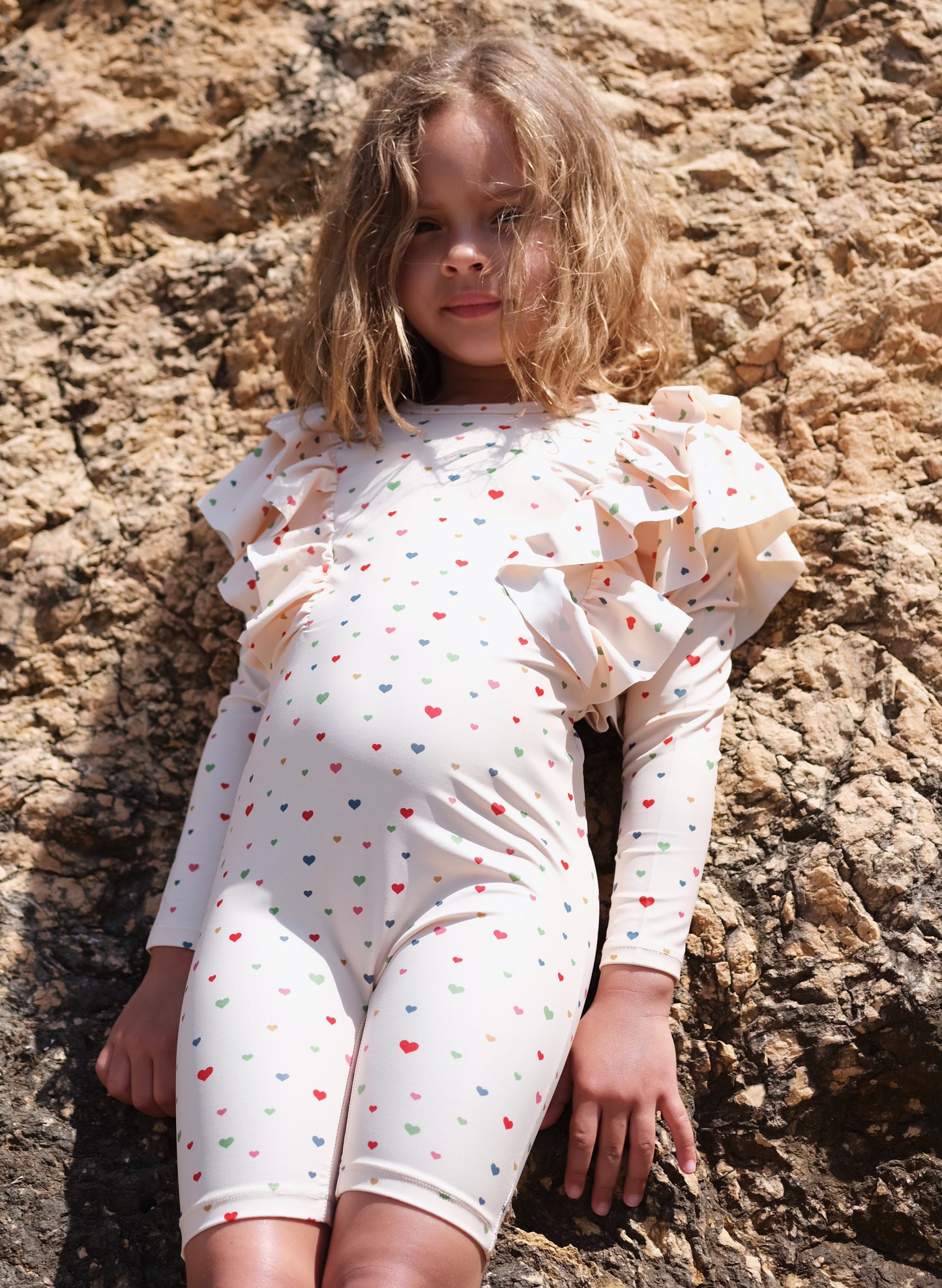 Konges Sløjd : Maillot de bain une pièce Manuca Frill Onesie "Multi hearts"