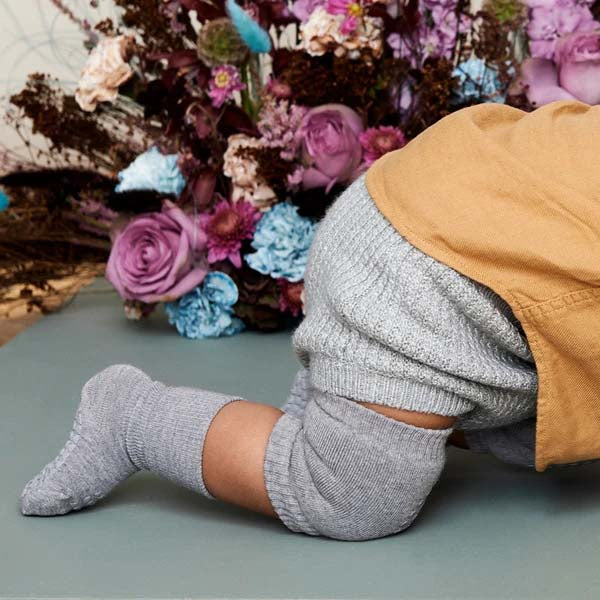 GoBabyGo: Rutschfeste Knieschützer "Grey Melange"