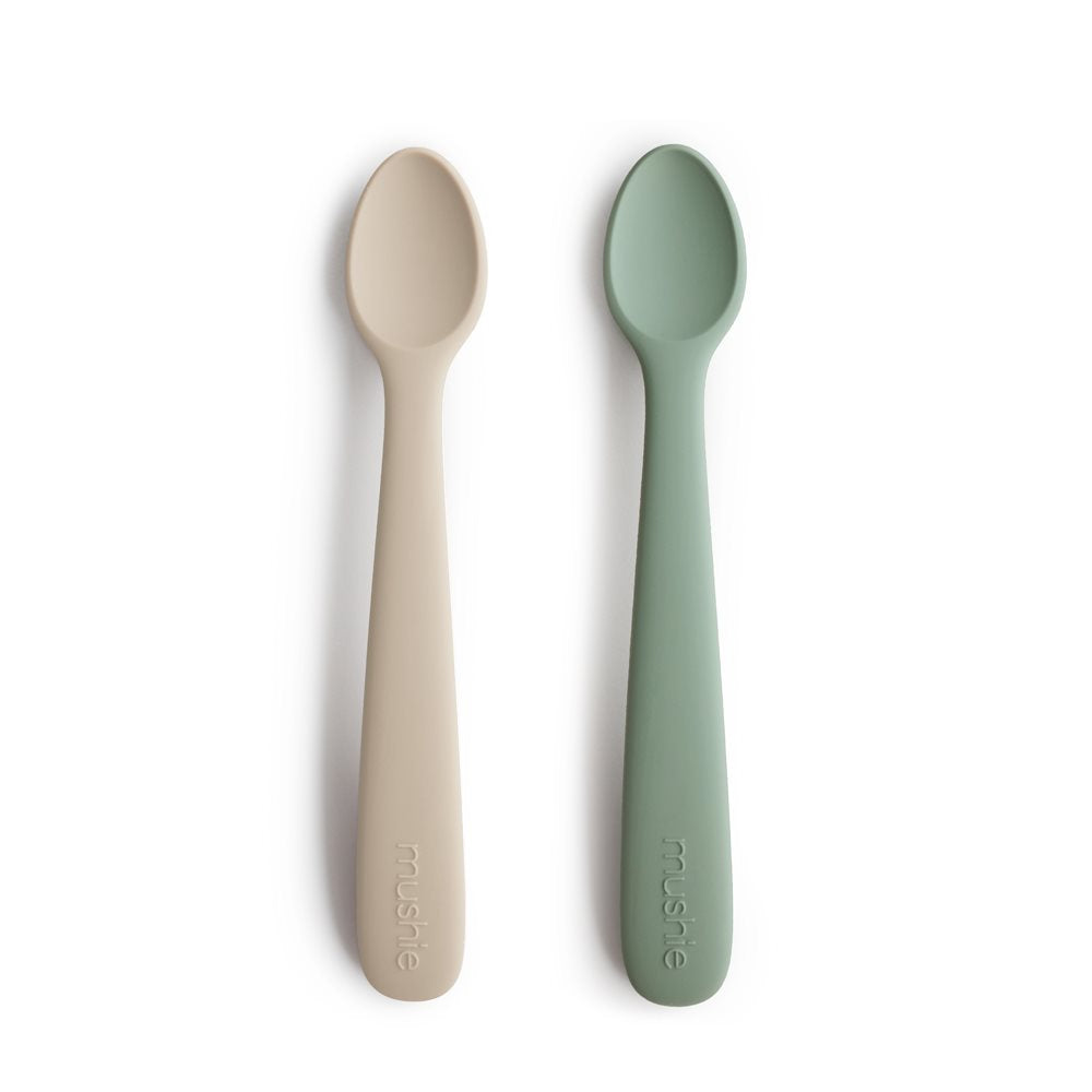 Mushie : Set de 2 cuillères pour bébé "Cambridge Blue/Shifting Sand"