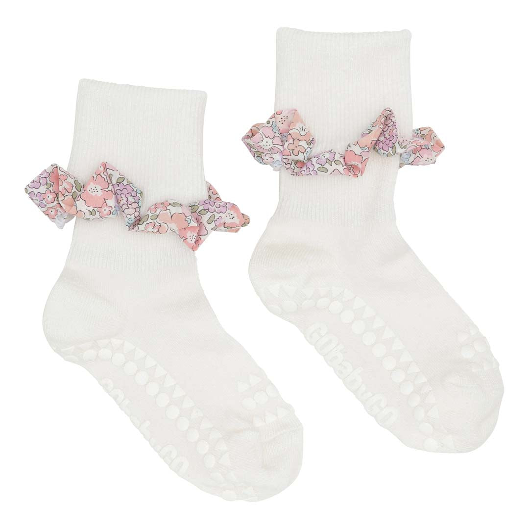 GoBabyGo: Rutschfeste Socken Bambus mit Liberty-Rüsche "Off White"