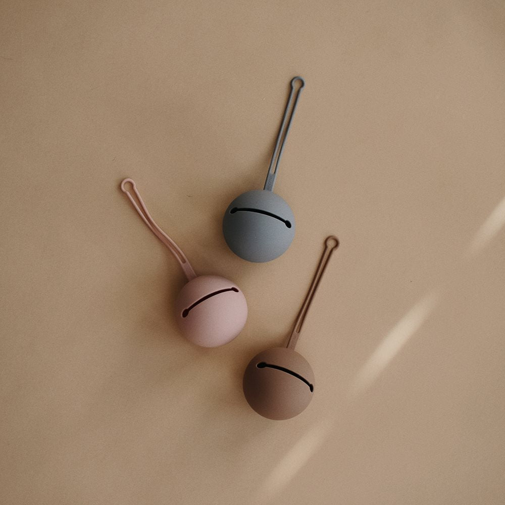 Mushie : Boîte à tétine "Blush"
