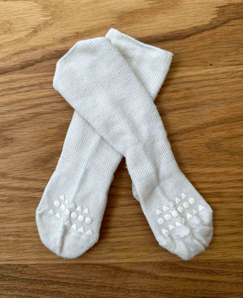 GoBabyGo Socken "rutschfest" Bambus| 6-12 Monate | Weiss